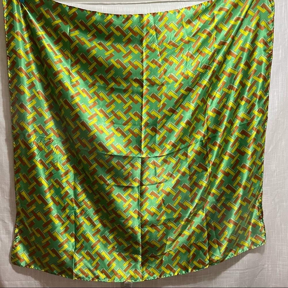 Square scarf